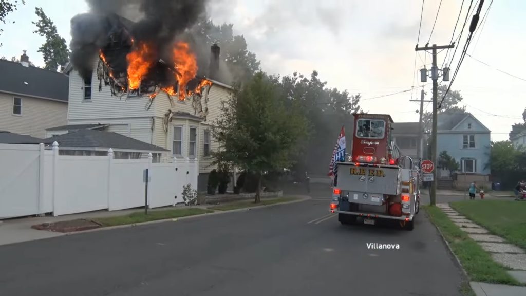 Early video from Pennsylvania building fire - Statter911