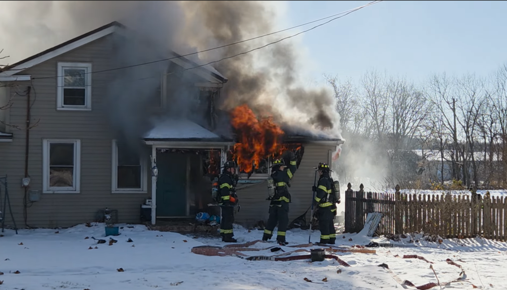 Pre-arrival video from Illinois house fire